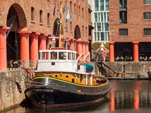 Images Dated 23rd June 2015: Liverpool, Albert Dock and ship