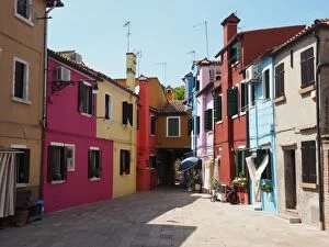 Images Dated 29th June 2015: Living among the colors, Burano