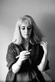 Liz Taylor Portrait Session In Blonde Wig