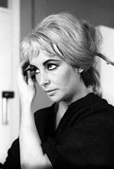 Liz Taylor Portrait Session In Blonde Wig