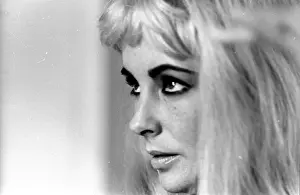 Liz Taylor Portrait Session In Blonde Wig