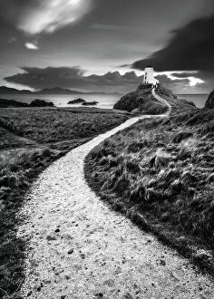 Images Dated 12th November 2017: Llanddwyn Island Lighthouse, Anglesey, Wales, UK