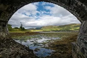 Images Dated 25th August 2015: Loch Longs view from the arch of Eilean Donan