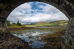 Images Dated 25th August 2015: Loch Longs view from the arch of Eilean Donan