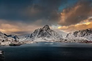 Northern Lights: A Dance of Colours Collection: Lofoten is an archipelago in the county of Nordland, Norway
