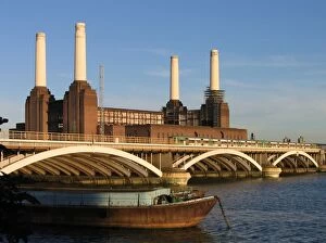 Iconic Art Deco Battersea Power Station Collection: London Battersea Power Station