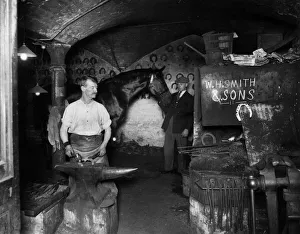 Historical Central Press Art Prints Gallery: London Smithy