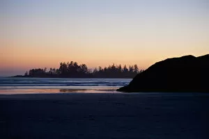 Images Dated 19th January 2012: Long Beach At Sunset A Surfers Paradise In Pacific Rim National Park Near Tofino