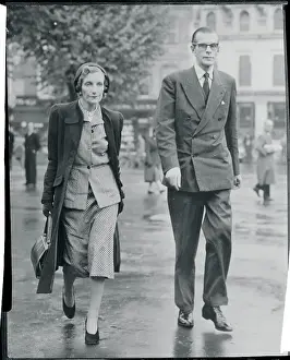 Salisbury Prints: Lord and Lady Vivian Walking