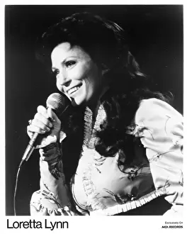 Loretta Lynn Performing