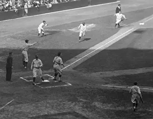 Action Prints: Lou Gehrig Rounding 3Rd, Man Scoring
