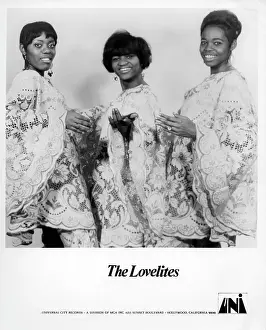9 16 13 Moa Prints: The Lovelites Portrait