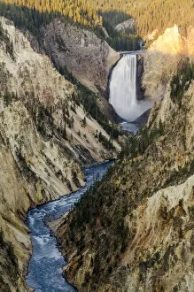 Lower Falls in Yellowstone National Park, Wyoming, USA