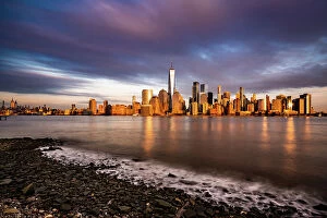 World Trade Centre, New York Collection: Lower Manhattan skyline at sunset