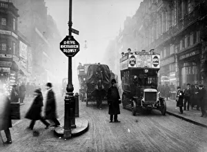 Images Dated 21st June 2015: Ludgate Circus