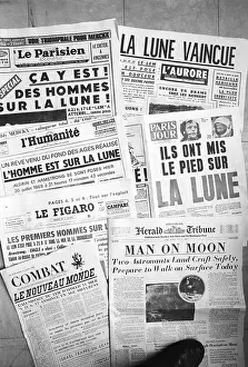 French Text Prints: Lunar Landing Headlines in French Papers