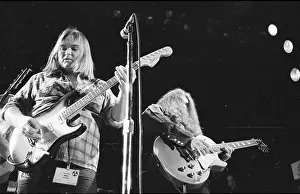 Lynyrd Skynyrd Performs