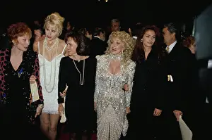 Huty32221 Prints: MacLaine, Hannah, Field, Parton And Julia Roberts Attend Steel Magnolias Premiere