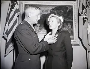 Madeleine Carroll Gets Medal