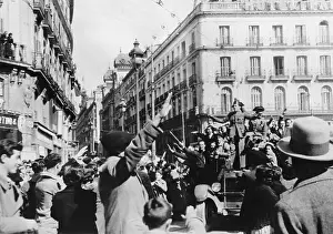 Madrid Prints: Madrid Citizens Greeting General Franco's Forces