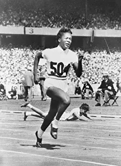 Mae Faggs Running in Race