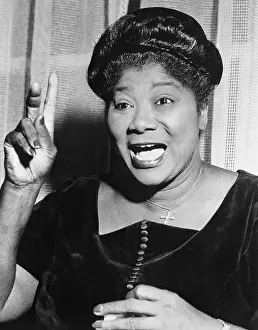 Mahalia Jackson Singing