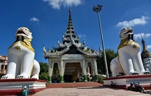 Images Dated 4th January 2016: Mahamuni pagoda Myanmar