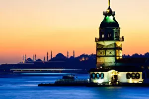 Images Dated 4th November 2014: The Maidens Tower Flanked by Aya Sofya and the Blue Mosque on the Bosphorus