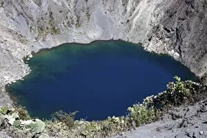 Harry Laub Travel Photography Gallery: Main crater Irazu Volcano with blue crater lake, Irazu Volcano National Park, Parque