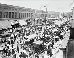 Main Prints: Main Street; Aerial View; Crowded