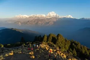 Images Dated 27th November 2016: The majestic panorama view of Himalayan mountain range during sunrise view from Poon Hill view point at Nepal