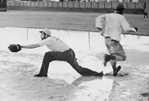 Major Ernesto Che Guevara Playing First Base