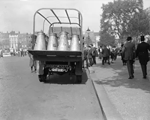 Semi Truck Gallery: Makeshift Milk Float