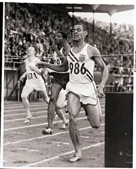 Mal Whitfield Winning 800 Meter Final