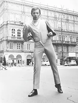 Male model in front of the Vienna State Opera