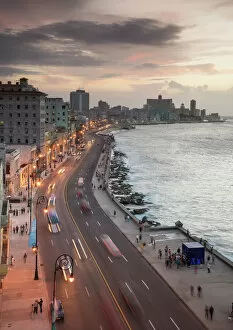 Buena Vista Images Collection: The Malecon of Havana at dusk