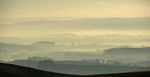 Images Dated 11th December 2013: Malhamdale mists