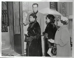 Etiquette Prints: Man Holding Door Open for Women