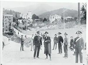 Genoa Prints: Man Speaking to an Italian Soldier