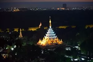 Images Dated 26th December 2015: Mandalay temple