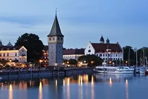 Mangturm or Mangenturm tower near the harbour at dusk, Lindau on Lake Constance, Swabia, Bavaria, Germany, Europe