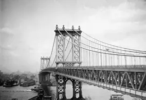 Manhattan Bridge, seen from Manhattan looking over the bay to Brooklyn, New York