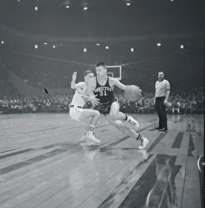 Manhattan and Connecticut Basketball at the Garden