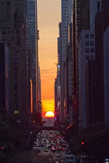Images Dated 30th May 2011: Manhattanhenge May 2011