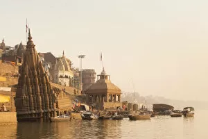 Images Dated 20th October 2014: Manikarnika Ghat, in Varanasi, India