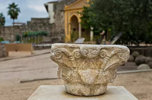 Images Dated 27th September 2014: A marble capital engraved in the 7th century