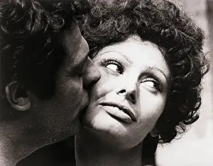 Filming Prints: Marcello Mastroianni Kisses Sophia Loren