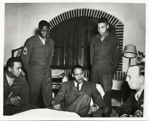Munich Prints: Marcus Ray Speaking with Troops