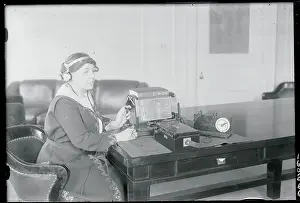 Hogan Prints: Margaret R. Hogan Using the Optophone