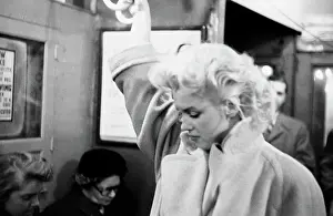 Marilyn Monroe in Grand Central Station Print, 1955. Art Prints